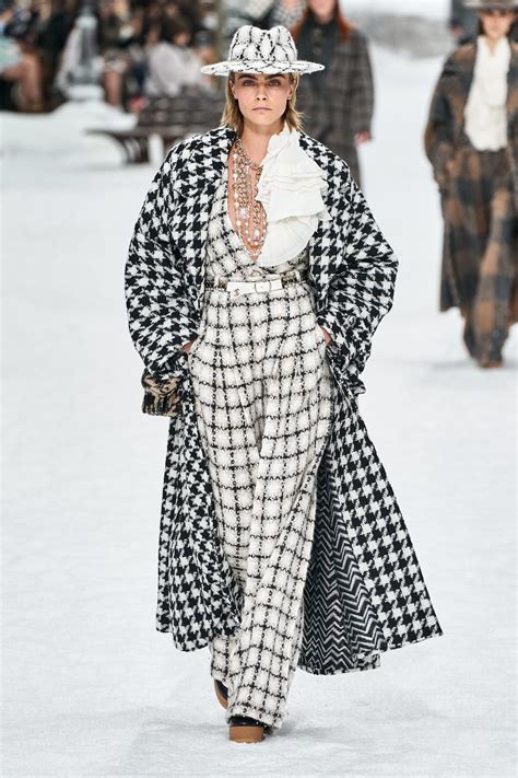 cappotto chanel 2019|Chanel fashion show.